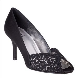 STUART WEITZMAN CHANTELLE BLACK SATIN heel